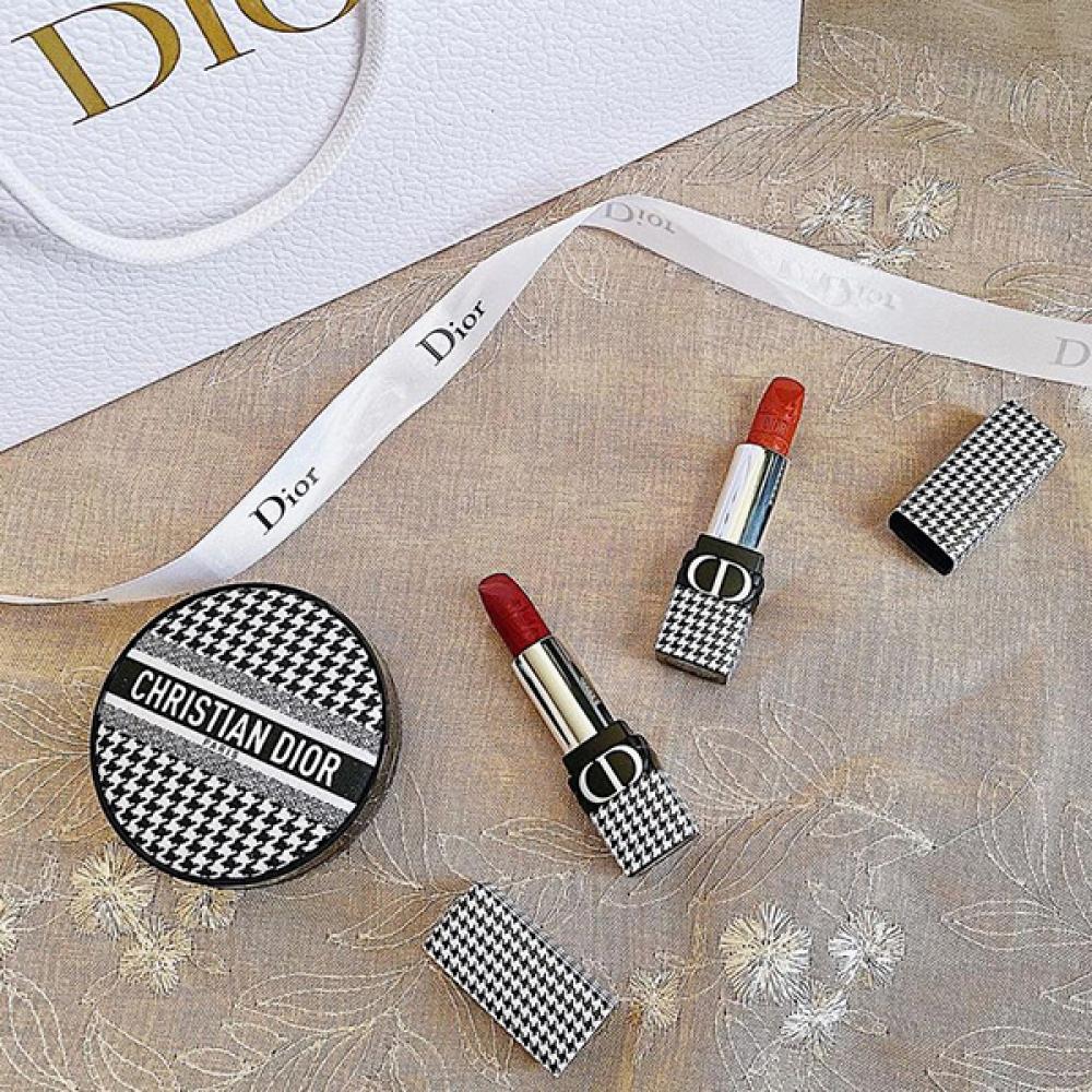 パケ買いとはまさにこのこと。発売前から大注目の「DIOR」千鳥柄