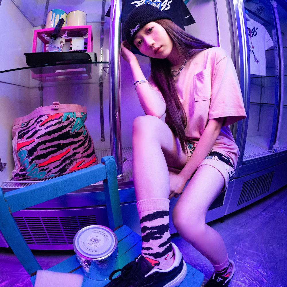 atmos pinkよりJENNY KAORIがデザインするadidasコラボレート