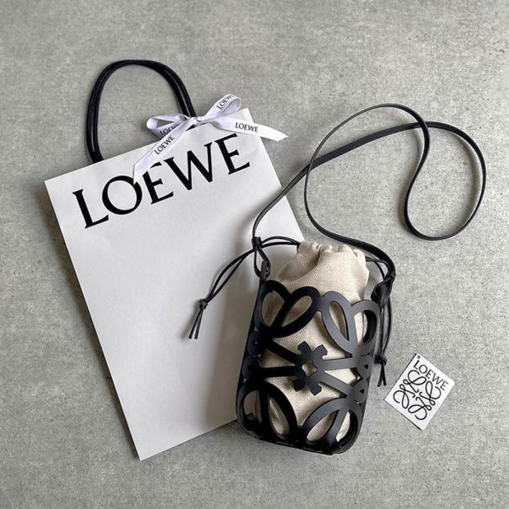 安い買うロエベ 多くの女性の憧れでもあり、圧倒的な愛用率を誇る人気のバッグ♡ ショルダーバッグ