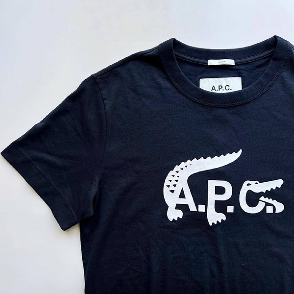 今期A.P.C.×ラコステ コラボ ビッグロゴTシャツネイビー各サイズ有 apc ...