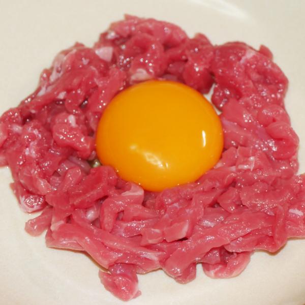 ローソンで買える「牛ユッケ風さしみーと」がマジで激ウマ！ 味は本物のユッケだわ