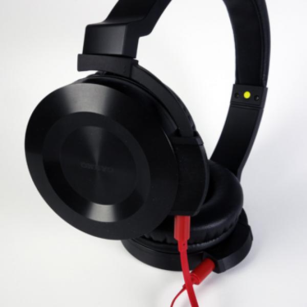 外で音楽を聴くのが楽しくなる オンキヨー初のヘッドホン『ES-HF300/ES