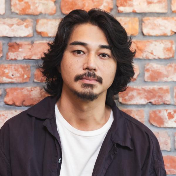 東出昌大インタビュー　「人が幸せになれるヒントみたいなものがたくさん散りばめられている」　映画『コーポ・ア・コーポ』公開中