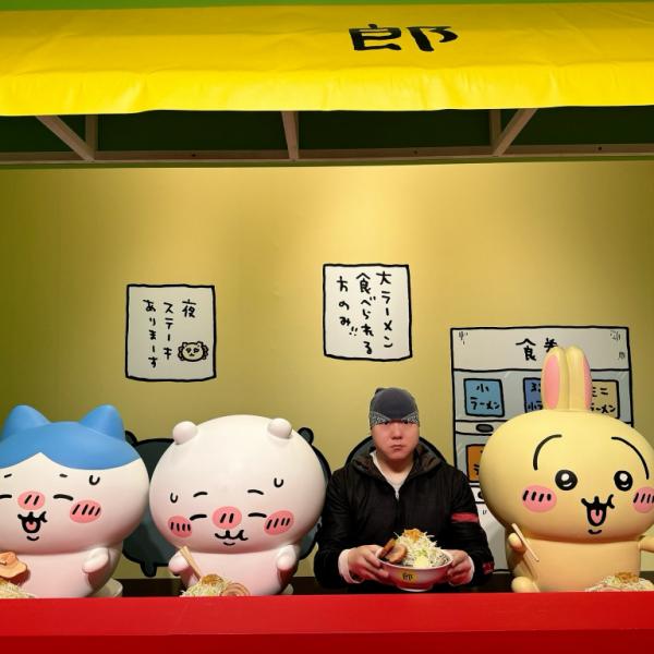 ちいかわナガノ展に行くと「ラーメン二郎っぽいラーメン屋」で記念撮影できるぞおおお！→ 行った結果