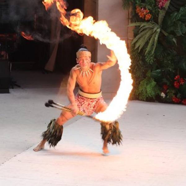 スパリゾートハワイアンズのファイヤーナイフダンサーが世界選手権大会