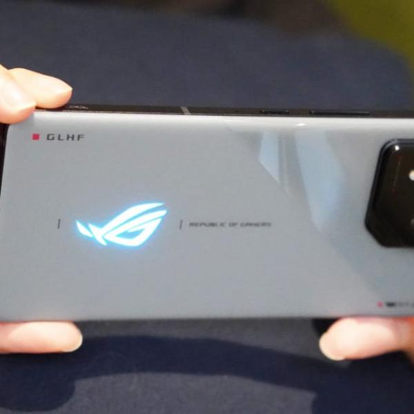 ASUSの最新ゲーミングスマホ「ROG Phone 8」レビュー！ゲームができる