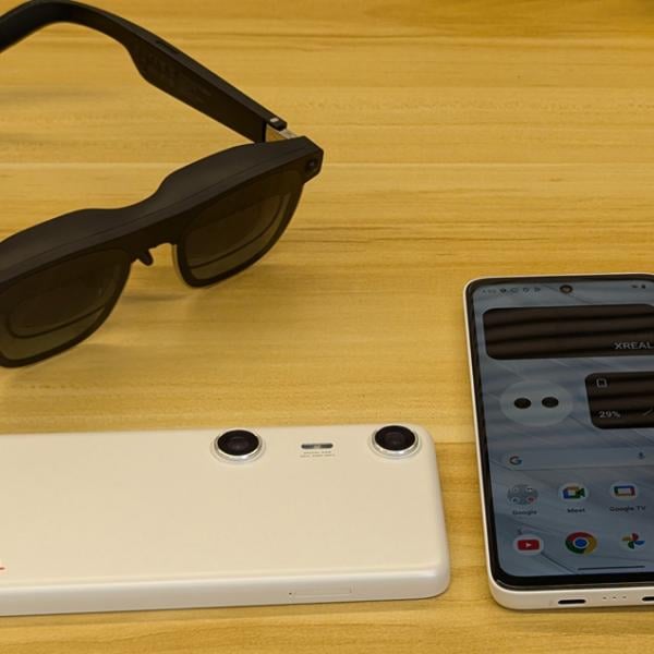 ARグラスをつないで空間ディスプレイを実現するスマホ型コンパニオンデバイス「XREAL Beam Pro」を体験