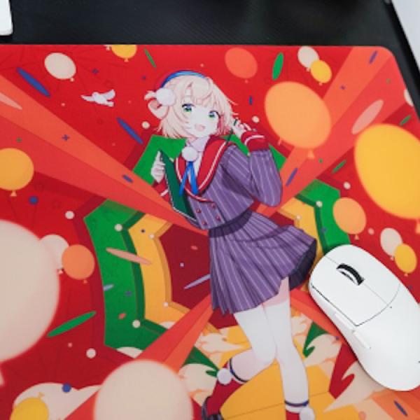 ふもコレ」と「しぐれうい」の公式コラボガラスマウスパッドの