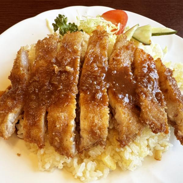 エスカロップはどこで食べても同じでしょう？→ ぜんぜん違う