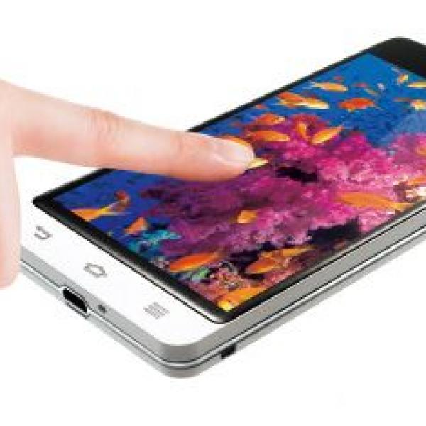 NTTドコモ、「Optimus it L-05E」の予約受付を6月15日より実施、発売予定日は6月22日