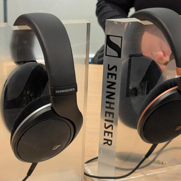 ゼンハイザーが有線ヘッドホン「HD 550」を4月発売へ 軽量・高 ゼンハイザーが有線ヘッドホン「HD 550」を4月発売へ 軽量・高
