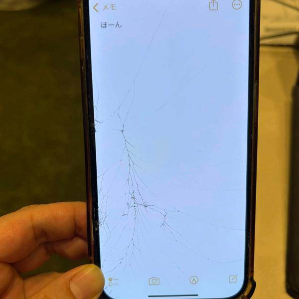 iPhoneの画面を割って修理代5万円超のはずが……！？ ソフトバンク