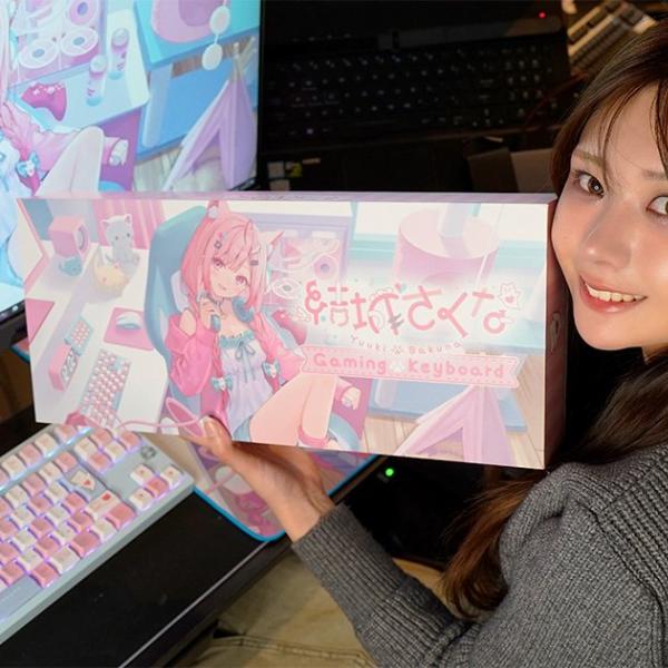 大人気VTuber結城さくな×AMICISキーボードとマウスパッドをレビュー
