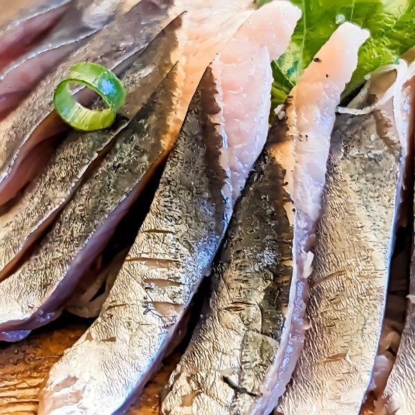 人気居酒屋が「サンマの刺身を出さない理由」を語る / 個体によっては恐ろしい数のアニサキスが寄生している