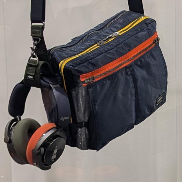 ヘッドホン Dyson PORTER headphones and shoulder bag Dyson OnTracヘッドホン」とPORTERがコラボした限定アイテムが12月の