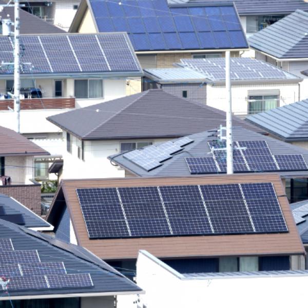 アイチューザー iChoosr「みんなのおうちに太陽光」で安心かんたん最適な一般家庭用 太陽光パネル 蓄電池を選ぶ新時代　全国25都道府県で共同購入　信頼性 明確保証 適正価格