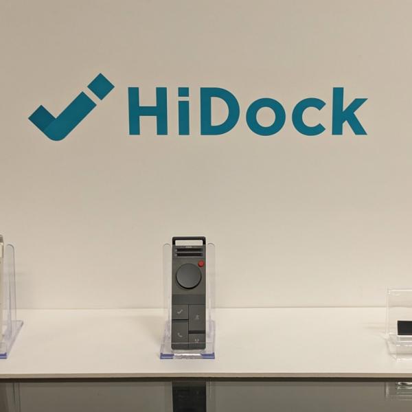 自分のワイヤレスイヤホンをつないで使えるAIレコーダー「HiDock P1