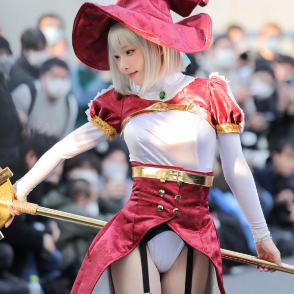 えなこが6年ぶりにコミケでコスプレ披露！大勢のファンが詰めかけウォールならぬ“えなこロード”が形成