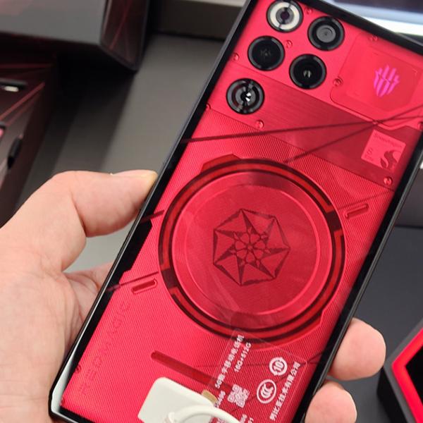 今度は鳴潮の「千咲」！「REDMAGIC 11 Pro+」のコラボモデルを見てきた