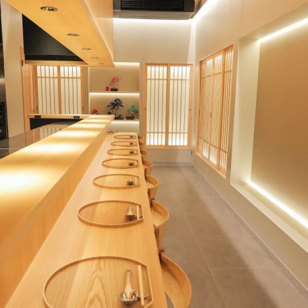 原宿・キャットストリートに元祖原宿ラーメン「BASSANOVA」が復活　名物グリーンカレーラーメンも登場