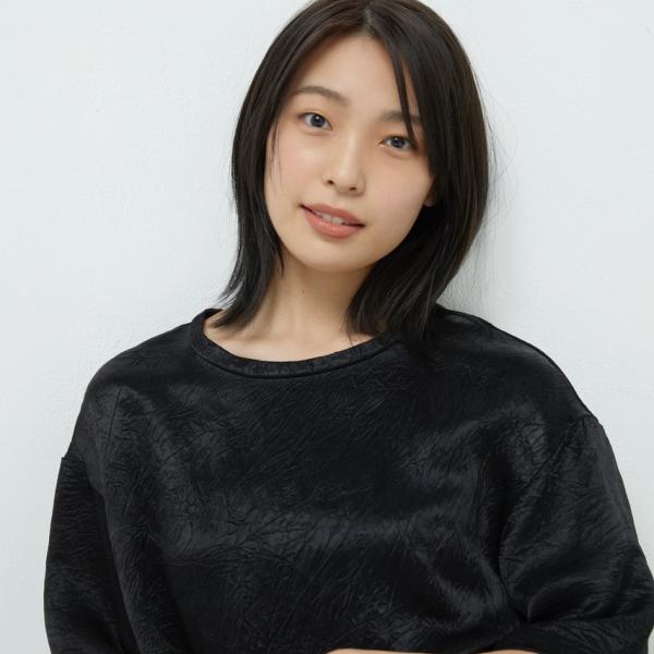 Netflix『ガス人間』 芋生悠直筆サイン写真 2L① 変な映画」だけど
