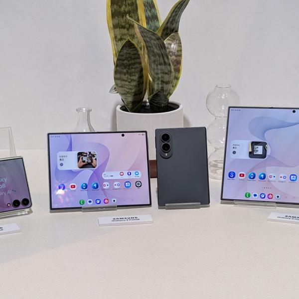 開くと4：3画面の「Galaxy Z Fold8」を含む折りたたみスマホ3機種を8月