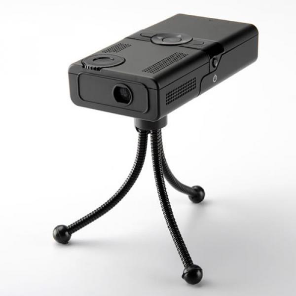 電池駆動のポケットサイズプロジェクター『モバイルプロジェクター 400