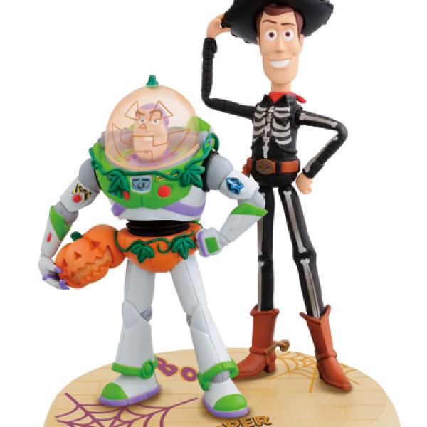 ウッディとバズもハロウィーンコスチュームに！　『一番くじ トイ・ストーリー TRICK-OR-TOYS!』