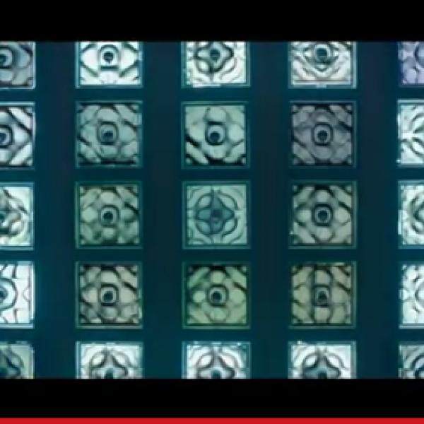 ずっと眺めていたくなる！　ハイレゾウォークマンが不思議な“クラドニ図形”を形作る動画『オンガクの結晶』