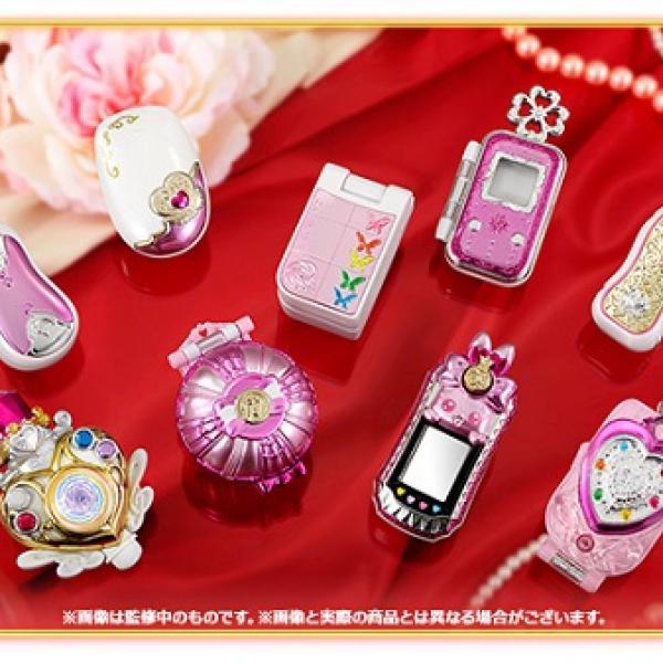 歴代変身アイテムがミニチュアに！ 10周年記念セット『プリキュア