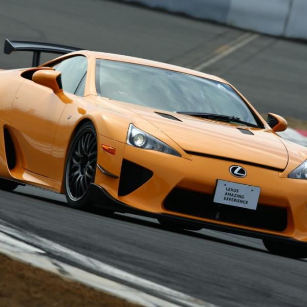 レーシングドライバーとサーキットを爆走できる 『LEXUS AMAZING