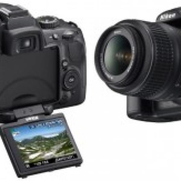 美品コンディション！これから一眼を始めたい方必見！Nikon D5000 新製品】モニター角度が自由に動く、デジタル一眼レフ『ニコン