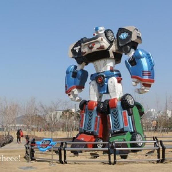 【韓国リポート】 韓国版トランスフォーマー「TOBOT」が実際に立っていた！ ｜ ガジェット通信 GetNews