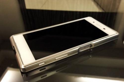 Xperia Z5用のkewers製アルミバンパーがもうすぐ発売 現在予約受付中 ガジェット通信 Getnews