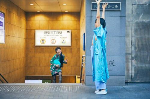アヴちゃん 女王蜂 デートはライトに Vol 7 ゲスト 小春 チャラン ポ ランタン 花園神社編 ガジェット通信 Getnews