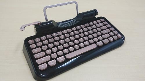 『Makuake』で即日目標金額を達成　タイプライター調デザインのメカニカルキーボード『Rymek』フォトレビュー