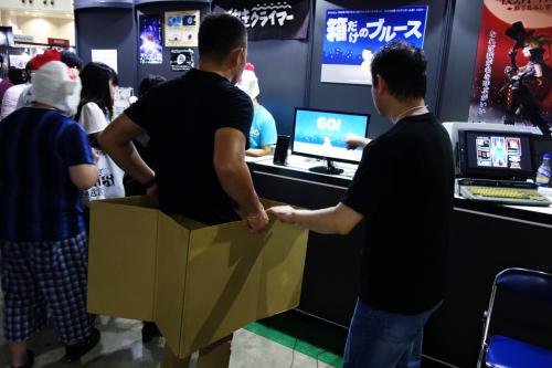 東京ゲームショウ 2018：コントローラーは段ボール箱！　あほげー生まれBitSummit育ちの問題作『箱だけのブルース』が話題に