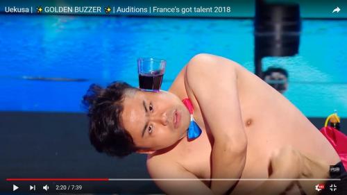 裸芸人・ウエスPの“危険なテーブルクロス引き”にフランス人も大興奮　フランス版『ゴット・タレント』で決勝進出の快挙