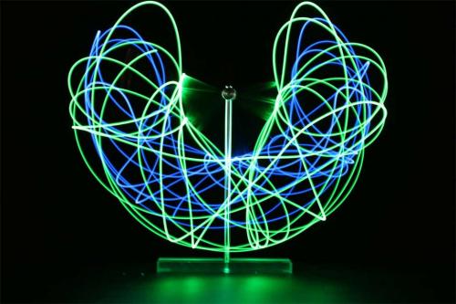 二重振り子が光の軌跡を描く不思議なおもちゃ「カオスメーカー」がMakuakeでクラウドファンディングプロジェクトを公開