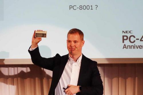 発売から40周年を迎えたPC-8001が手のひらサイズでよみがえる　「PasocomMini PC-8001」はLAVIE Pro Mobile限定パッケージか店頭キャンペーンで入手可能