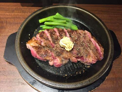 8月29日は「いきなり！ステーキ」で肉マネーのチャージボーナス10倍！　1万円チャージで1万3千円分が利用可能