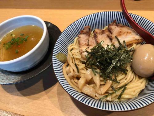 シメのお茶漬けまで旨い！　“塩つけ麺 灯花”が創業の地・四谷で復活オープン！