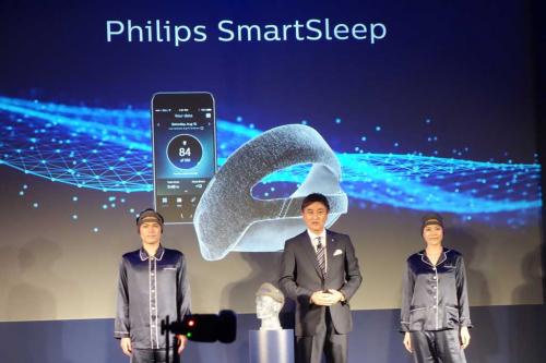 フィリップスが深い睡眠の質を高めるヘッドバンド型デバイス「SmartSleep ディープスリープヘッドバンド」を11月26日に発売へ