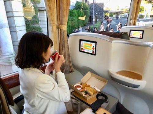 豪華なバスで、世界の朝食とネスカフェエクセラを楽しむ！「YuGa×ネスカフェ“優雅な通勤バスで朝食を”」の申込受付がスタート
