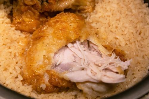 KFCオリジナルチキンの炊き込みご飯が全ての鶏好きを笑顔にするウマさ　「これぞチキンライス」「3合はいける」