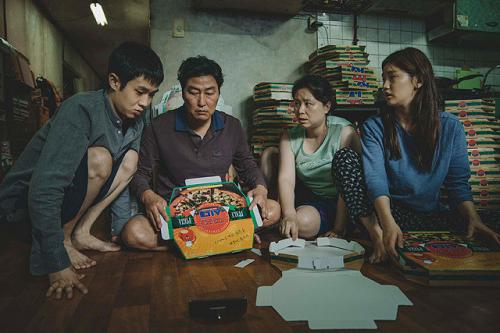 圧倒的な脚本力と映像力――韓国映画初のゴールデングローブ受賞作『パラサイト　半地下の家族』のすごさ：映画レビュー