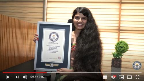 「最も長い髪の毛を持つティーンエイジャー」のギネス世界記録保持者が記録を更新 「歴代で最も長い髪の毛を持つティーンエイジャー」となる