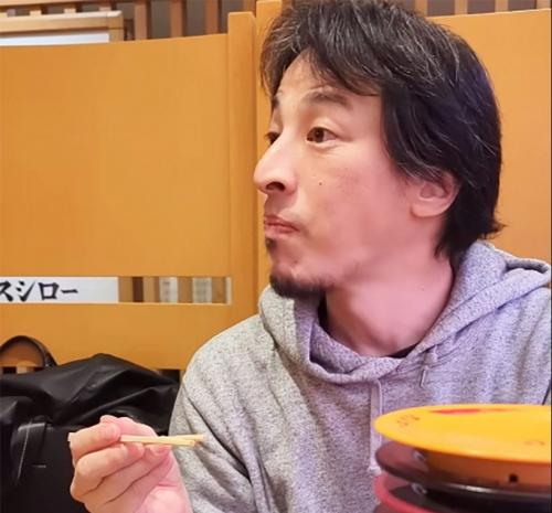 【ウマイ】ひろゆきが回転寿司を食べるYouTube動画が2000万再生突破！ 人生初のスシローが凄い