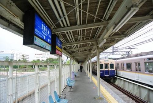 【連載・日本の駅】阪神・武庫川駅 ホームは武庫川の真上にある
