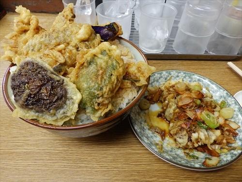 【デカ盛り】横浜にある天ぷらの店 豊野丼で「鯨天丼」を食す